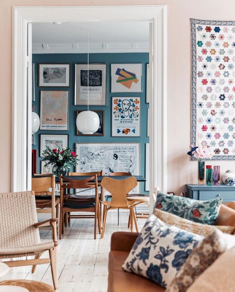 my scandinavian home: 15 Fabulous Danish Spaces That Will Brighten Up Your Day My Scandinavian Home, Dark Blue Walls, Summer Deco, Interiors Magazine, Ideas Hogar, Home Libraries, Plywood Furniture, Design Del Prodotto, Design Living Room