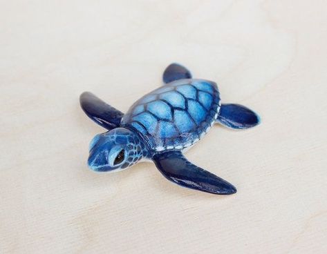 Sea Turtle Facts, Turtle Facts, Sea Turtle Pictures, Clay Turtle, Sea Turtle Tattoo, Baby Sea Turtles, Turtle Sea, Baby Sea Turtle, Stick N Poke