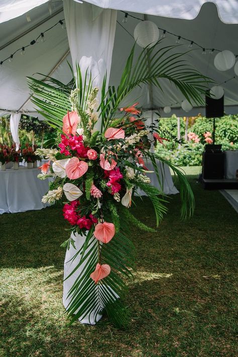 Tropical Flower Decorations Wedding, Luau Tent Decorations, Tropical Tent Decor, Barbados Wedding Ideas, Tropical Wedding Ideas Decor, Tropical Tent Wedding, Whimsical Tropical Wedding, Pink And Green Wedding Party, Hawaiian Wedding Theme