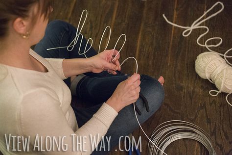 Easy wire word art - * View Along the Way * Yarn Art Diy, Wire Art Ideas, Diy Wall Hanging Yarn, Bending Wire, Yarn Letters, Copper Wire Crafts, Wire Letters, Wire Words, Wire Bending