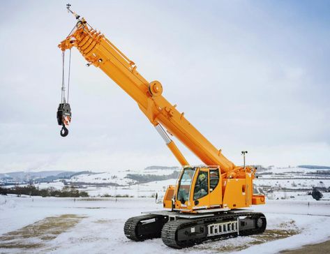 The five section boom is significantly longer than most 40 tonne crawlers at 40 metres, it can handle 8.6 tonnes at a 10 metre radius throughout 360 degrees or 10 tonnes on the fully extended 40 metre boom at a radius of six metres. A 16 metre bi-fold swingaway extension takes the maximum tip height to more than 58 metres with four tonnes of capacity or lift 3.1 tonnes to a hook height of 55 metres with 20 degrees of offset and a 10 metre radius. #crane #cranes #kran #krane #grue #Grúas #gru Crane Operator, Crawler Crane, Industrial Architecture, Construction Equipment, Travel Gear, Tractor, Outdoor Power Equipment