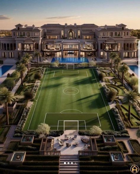 Dream House Pictures, Castle House Design, Big Mansions, Luxury Mansions Interior, Mansion Exterior, Luxury Houses Mansions, Dream Mansion, Dream Life House, Building House Plans Designs