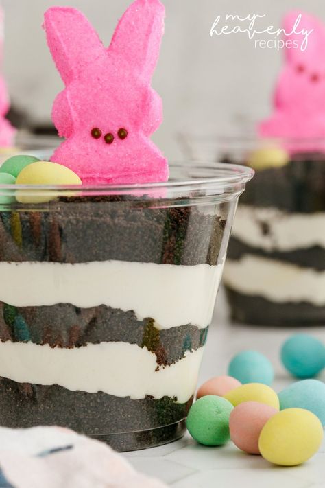 Easter Dirt Cups, Easter Pudding Cups, Dirt Cake Cups, Dirt Cups Dessert, Peeps Dessert, Dirt Cups Recipe, Dirt Pudding Cups, Easter Dirt Cake, Dirt Dessert