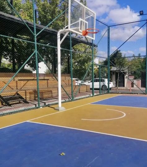 Basketball Field Aesthetic, Lapangan Basket Aesthetic, School Basketball Court, Basketball Playground, Basketball Field, University Inspiration, Sports Field, Future School, School Cafeteria