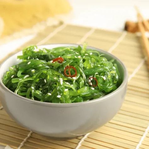 Goma Wakame Salad Wakame Salad, Mint Detox Water, Japanese Side Dish, Wakame Seaweed, Julienned Carrots, Classic Salad, Sesame Dressing, Japanese Dishes, Toasted Sesame Seeds