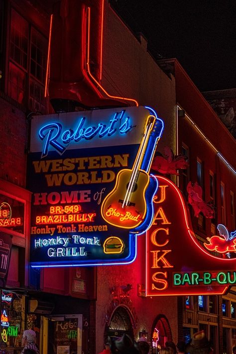 This historic strip has been a hub for entertainment and restaurants since the 1800s. It's still going strong today with numerous venues, including Tootsie’s Orchid Lounge, Robert's Western World and Wild Horse Saloon, where country greats like Willie Nelson and Waylon Jennings performed back in their day. You can also stop by one of the many sidewalk cafes or bars that line this famous street, then take a stroll over to nearby Printer’s Alley! 📸: Mana5280 Tennessee Attractions, Eclectic Restaurant, Chattanooga Choo Choo, Southern Usa, Bar B Que, Waylon Jennings, Downtown Nashville, Hidden Places, Honky Tonk