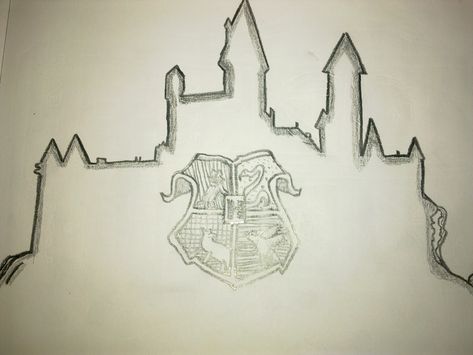 Hogwarts Castle Drawing, Castle Drawing Easy, Harry Potter Drawings Easy, Simple House Drawing, Harry Potter Sketch, Harry Potter Castle, Harry Potter Logo, Harry Potter Sorting, Harry Potter Sorting Hat