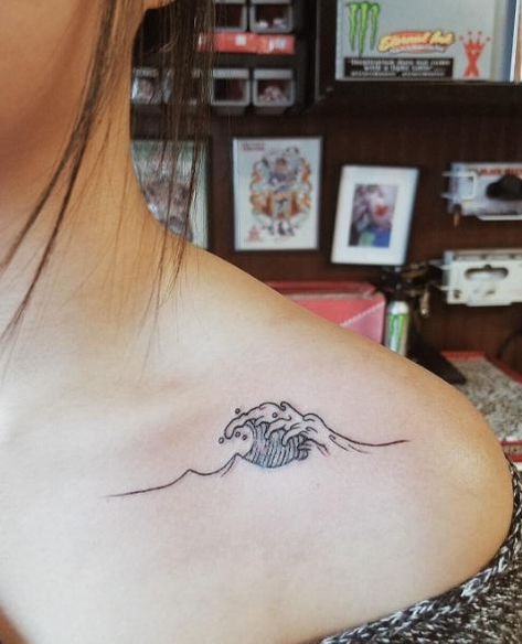 50+ Cute Collar Bone Tattoos For Women (2021) Tiny Butterfly Tattoo, Rad Tattoos, Clavicle Tattoo, Wave Tattoo Design, Henna Ideas, Wave Tattoo, Bone Tattoos, Jellyfish Tattoo, Small Tattoos With Meaning