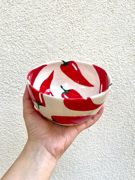 Chili handmade ceramic bowl! Food friendly glaze Height 7,5 cm, Weight 14,5 cm *Products may differ from each other as they handmade. Ceramic Chili Bowl, Bowl Inspo Painting, Ceramic Stencil Designs, Painted Ramen Bowl, Chilli Pottery Painting, Drawings On Ceramics, Pottery Painting Vegetables, Ceramic Fruit Bowl Painting Ideas, Cute Pottery Bowls