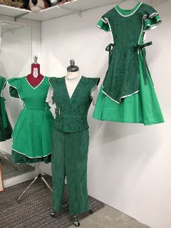 Toto Costume Wizard Of Oz, Wizard Of Oz Emerald City Costumes, Wizard Of Oz Theatre Set Design, Wizard Of Oz Decorations Emerald City, Wizard Of Oz Costumes Diy, Glinda Costume, The Wizard Of Oz Costumes, Wizard Of Oz Play, Wizard Of Oz Musical