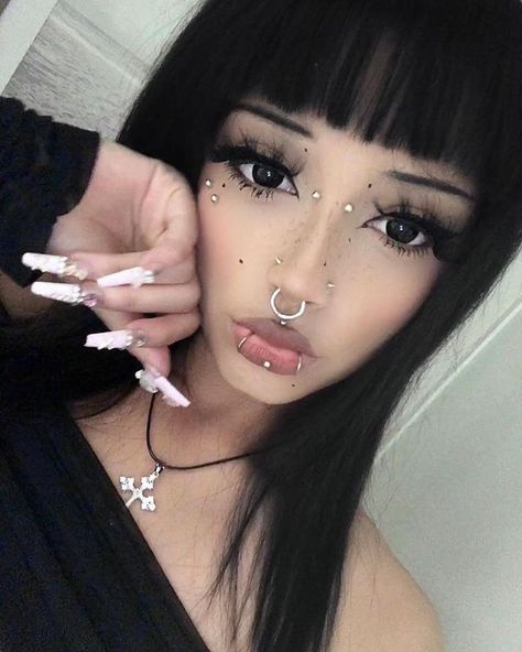 Opiumcore Girl, Opiumcore Makeup, Goth Girl Makeup, Pfp Male, Kylie Jenner Hair, Style Types, Lip Makeup Tutorial, Type Shi, Alt Girls