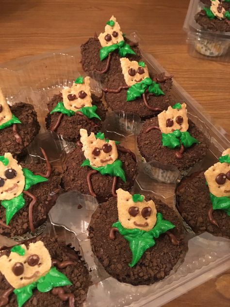 Groot Cupcakes, Galaxy Birthday, Cookie Crumbs, Baby Groot, Graham Cracker, Work Ideas, Graham Crackers, Gingerbread Cookies, Frosting