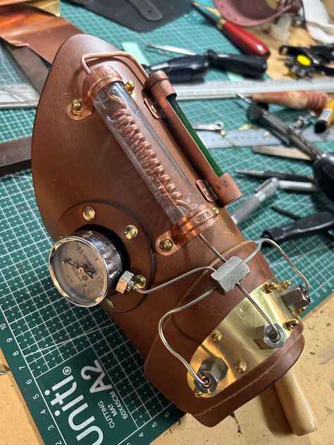 Steampunk Bracer, Arcana Apprentice, Steampunk Doctor, Diy Braces, Steampunk Arm, Steampunk Clothes, Steampunk Items, Interesting Objects, Steampunk Stuff