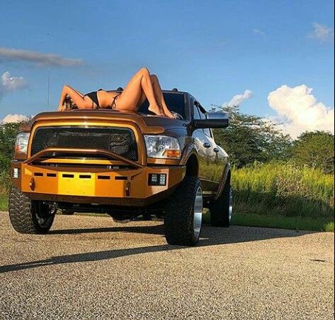 Women With Trucks, Bouduar Photos Truck, Girlfriend Truck Pictures, Vehicle Photoshoot, Truck Pictures Ideas, Bronco Photoshoot, Girls With Trucks, Country Girl Truck, Boudiour Poses