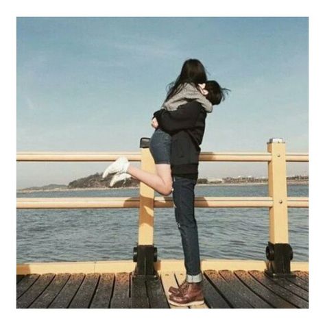 ulzzang couple on Tumblr ❤ liked on Polyvore featuring couples and people A Woman