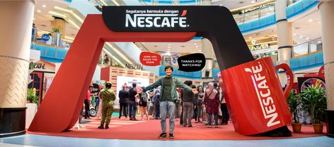 Nescafé ICM - International Coffee Month on Behance Coffee Exhibition, Cafe Booth, Coffee Booth, Creative Booths, Coffee Kiosk, International Coffee, Coffee Day, Exhibition Booth, Cafe Design