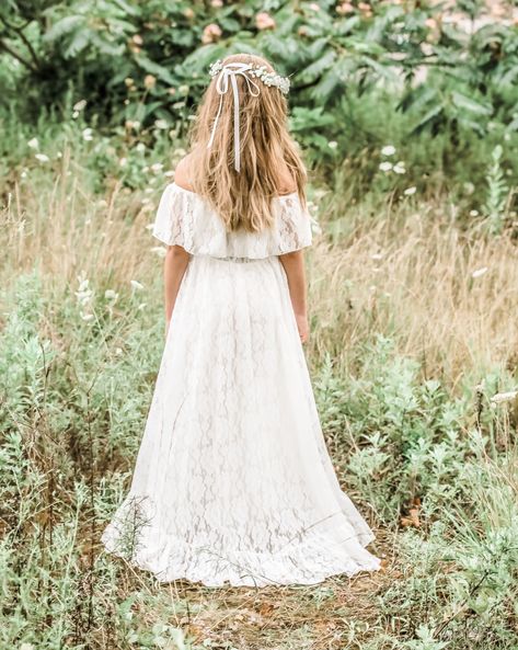 Beach Flower Girls, Fall Flower Girl, Beach Flower Girl Dresses, Fall Flower Girl Dresses, Country Flower Girls, Vintage Flower Girl, Flower Girl Dresses Country, Girls Boho Dress, Vintage Flower Girls