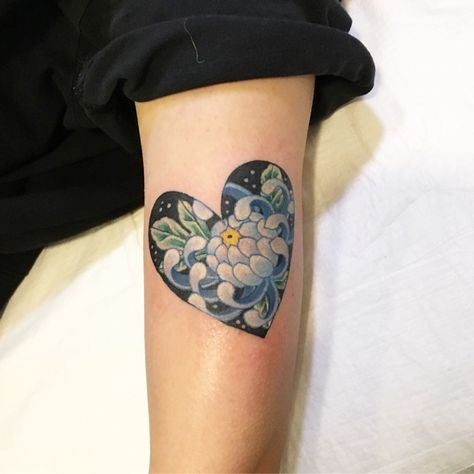 Chrysanthemum Heart Tattoo, Heart Tattoo, Chrysanthemum, Tattoos And Piercings, Flower Tattoo, Tatting, Ginger, Piercings, Old School