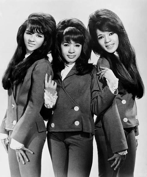 The Shirelles, Ronnie Spector, 60s Girl, The Ronettes, Tamla Motown, Eartha Kitt, Andy Williams, Whoopi Goldberg, Bing Crosby