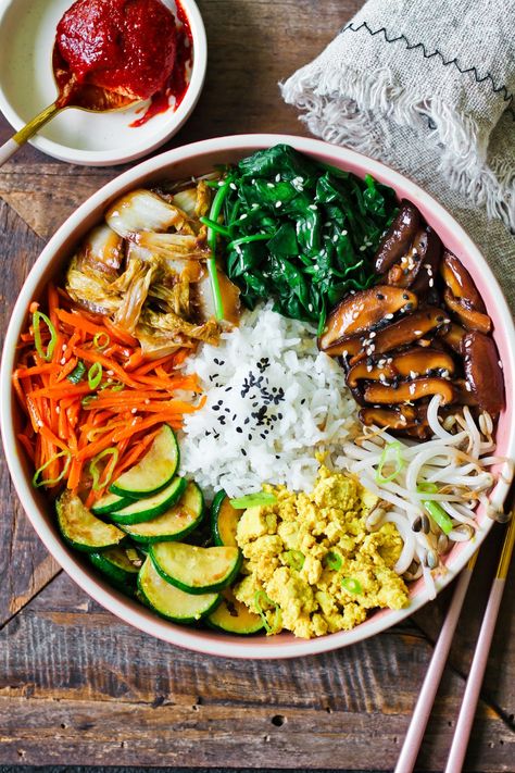 Vegan Bibimbap - Korean Mixed Rice with Vegetables Vegan Korean Food, Guest Recipes, Vegan Bibimbap, Rice With Vegetables, Korean Bibimbap, Bibimbap Recipe, Minimalist Food, Mixed Rice, Vegetarian Ideas