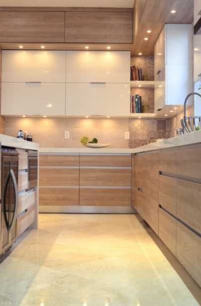 White Oak Floors Living Room, Brown Wood Cabinets, Design Open Kitchen, Kitchen Design 2023, Modern Open Kitchen Design, Brown Kitchen Ideas, Modern Open Kitchen, Open Kitchen Design, Brown Kitchen Cabinets