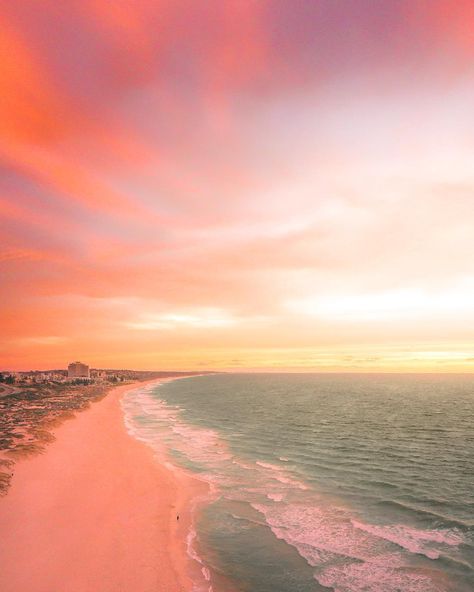 Scarborough Beach, WA | AUSTRALIA   ◎ By: @larkshots  #coastlinelovers #wheretheseameetsthesand #lifesbetteratthebeach #coastline #beaches Sorrento Beach, Scarborough Beach, Beach Instagram, List Of Countries, California Dreaming, Beach Aesthetic, Sorrento, Countries Of The World, Dream Life