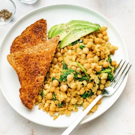 Easy Protein-Packed Chickpea Scramble Prediabetic Breakfast, Chickpea Breakfast, Chickpea Scramble, Vegan Diner, Chickpeas Benefits, Breakfast Scramble, Sprouted Grain Bread, Easy Protein, Brunch Inspiration