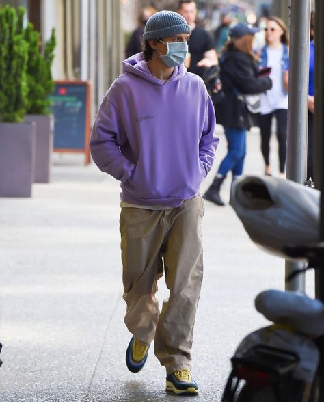 Tom Holland Outfit, Hoodie Men Outfit, Hoodie Outfit Men, Sean Wotherspoon, Naruto Team 7, Save Outfits, Tom Holland Imagines, Wearing Purple, Carhartt Logo