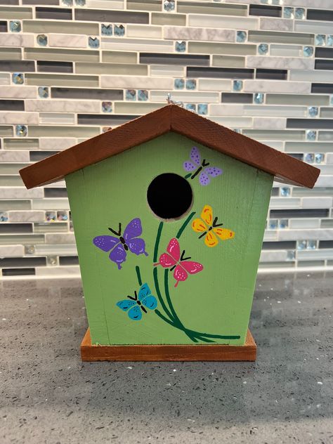 Cute Birdhouse Painting Ideas Easy, Easy Bird House Painting Ideas, Bird Houses Diy Painted, Cute Birdhouse Painting Ideas, Birdhouse Painting Ideas Easy, Painting Birdhouses Ideas Simple, Painted Bird Houses Ideas, Bird House Painting Ideas, Bird House Painting