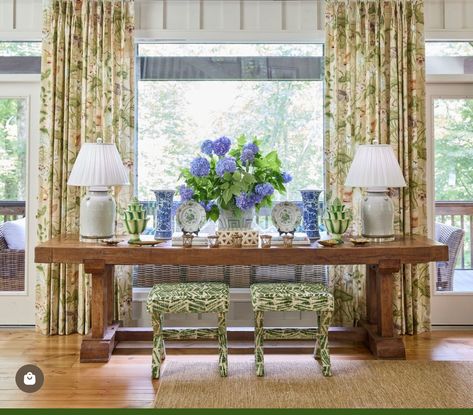 Maggie Griffin Design, Griffin Design, Large Hallway, English Country Style, Country Style Decor, Living Room Update, Table Arrangements, Sofa Tables, Home Pictures