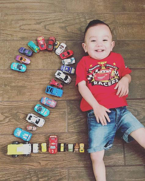 2nd Birthday Pictures, 4de Verjaardag, 2nd Birthday Photos, Cars Birthday Party Decorations, 2nd Birthday Party For Boys, Transportation Birthday, Car Photoshoot, 2nd Birthday Boys, Hot Wheels Party