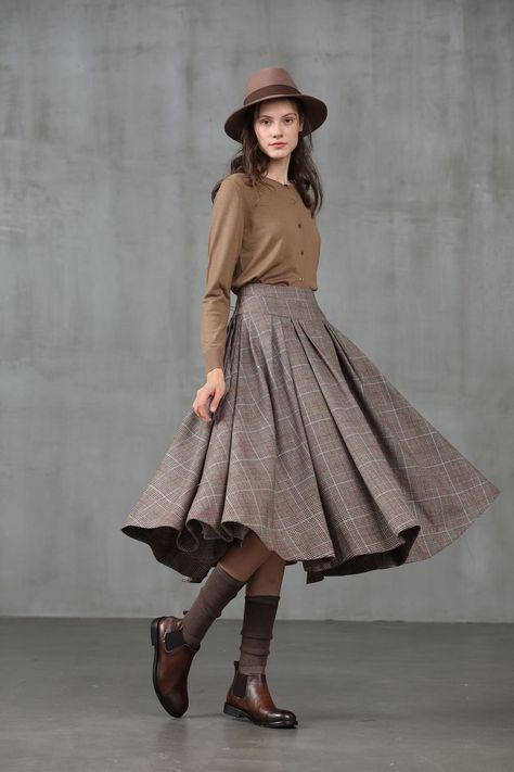 ac796a52db3f16bbdb6557d3d89d1c5adesc51957299ri Vintage Skirt Outfit, Skirt Winter, Skirt Wool, Matching Socks, Dark Academia Fashion, Academia Fashion, Party Rock, Brown Skirt, Retro Pin Up