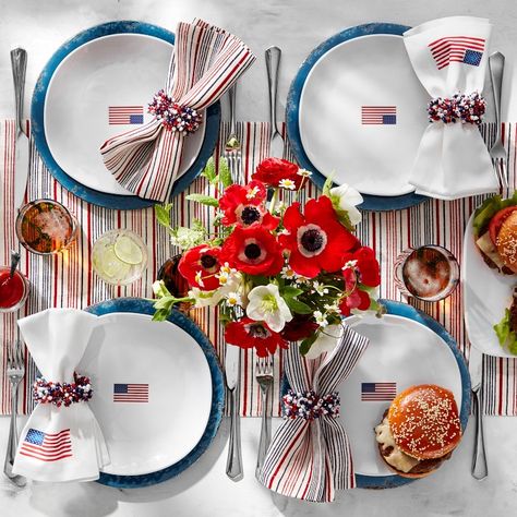 Holiday Place Settings, Melamine Dinner Plates, Striped Table Runner, Striped Table, 4th Of July Celebration, 4th Of July Decorations, Bar Glassware, Appetizer Plates, 4th Of July Party