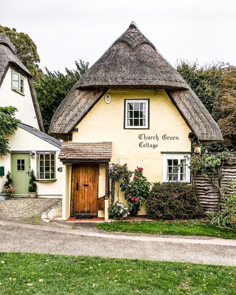 A pretty yellow cottage with a thatched roof in a village in Essex, England. This part of the English countryside has some of the prettiest houses in the UK. They’re straight out of a storybook. Click through for more pictures of England.   #england #essex #cottage #house Beautiful Places In England, English Country Cottages, Cute Cottages, Essex England, Pretty Cottage, Places In England, Yellow Cottage, Small Cottages, House Cottage