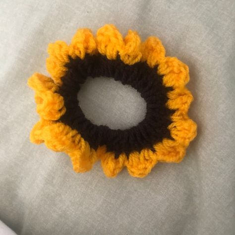 Sunflower Scrunchie, Knitted Sunflower, Sunflower Hair, Van Gogh Inspired, Van Gogh Sunflowers, Crochet Ear Warmer, Crochet Wool, Ear Warmers, Crochet Designs