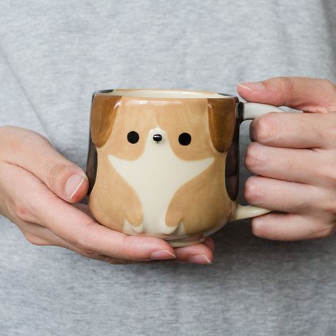 Kawaii Pottery, Cute Mug Ideas, Ceramic Mugs Ideas, Morning Beverages, Ceramic Art Mug, Cute Ceramic Mugs, Diy Pottery Painting, Clay Cup, Clay Diy Projects