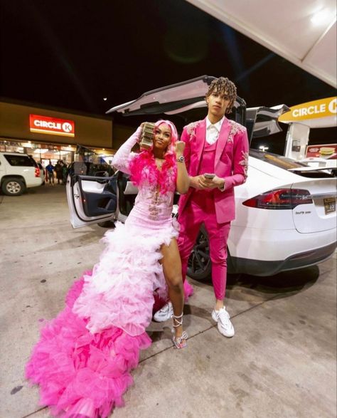 Hood Prom 2023, Prom Dates Couples, Hood Prom, Ugly Prom Dress, Black Girls Luxury, Pink Prom Dresses Mermaid, Couple Prom, Prom Dates, Classy Prom