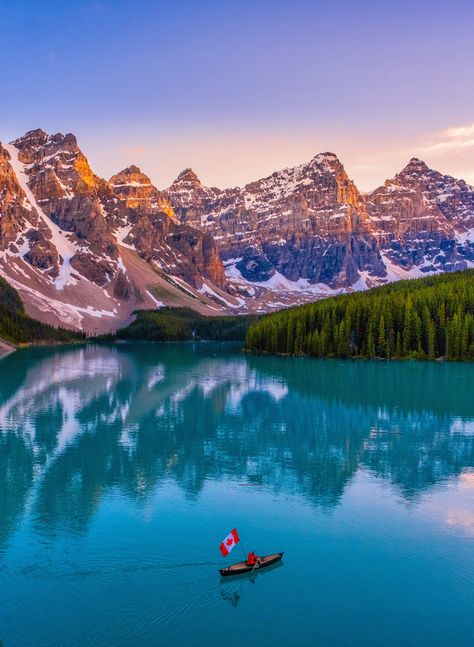 The lakes in Banff are famed around the world for their natural beauty. That is an impressive feat in Canada, the country with the largest amount of fresh water and the most lakes in the world. Banff National Park has no shortage of pristine wilderness and natural beauty which includes its resplendent lakes. You are ... Read more20 Best Banff Lakes You Have To Visit Moraine Lake Lodge, Moraine Lake Canada, Lake Pics, Parks Canada, Moraine Lake, Lake Lodge, Visit Canada, Park Pictures, Lake Water