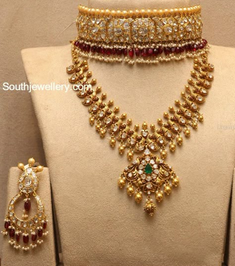 Diamond Choker Set, Saree Function, Jadau Jewellery, Gold Jewels Design, Saree Bollywood, Bridal Jewelery, Gold Jewelry Simple Necklace, Gold Necklace Indian Bridal Jewelry, Jewelry Set Design