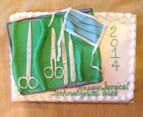 Surgical Technologists Week Cake: 9x13 Sheet Cake: I made the Surgical instruments and mask out of gum paste and I used rolled fondant to make the tray and towel. Cake 9x13, Doctor Graduation Cake, Medical School Graduation Party Ideas, Graduation Sheet Cakes, Birthday Cake Funny, Surg Tech, Nurse Cake, Easy Buttercream Frosting, Cake Funny