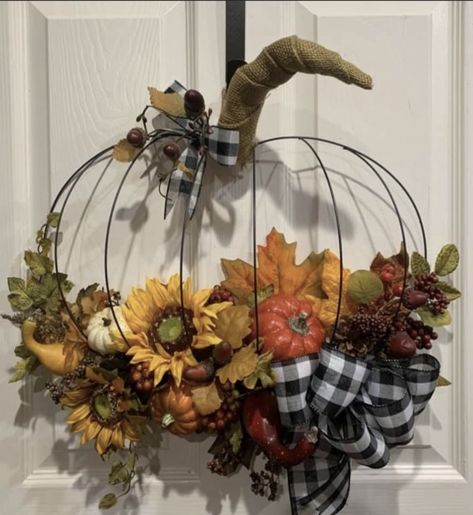 Wire Pumpkin, Fall Pumpkin Centerpieces, Fall Decor Wreaths, Fall Pumpkin Crafts, Fall Thanksgiving Wreaths, Fall Decor Diy Crafts, Fall Decor Dollar Tree, Fall Arts And Crafts, Dollar Tree Fall