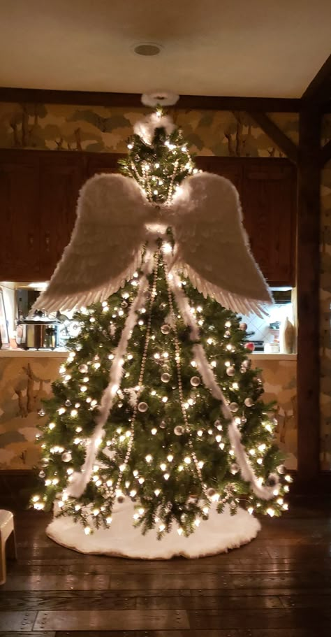 Angle Christmas Tree Ideas, Angel Wing Christmas Tree Topper, Angel Decorated Christmas Trees, Angel Xmas Tree Ideas, Angel Themed Christmas Trees, Memorial Christmas Tree Decorating Ideas, Angel Tree Ideas Charity, Aesthetic Cozy Christmas, Draw Christmas Tree