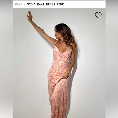 Never Worn, Ended Up Having To Get A Different Dress As A Bridesmaid And I Don’t See Myself Wearing It Anywhere Soon Stylish Maxi Dress, Vegas Dresses, Dress Slim, New Years Eve Dresses, Prom Dress Inspiration, Maxi Dress Online, Prom Outfits, Velvet Material, Pink Maxi Dress