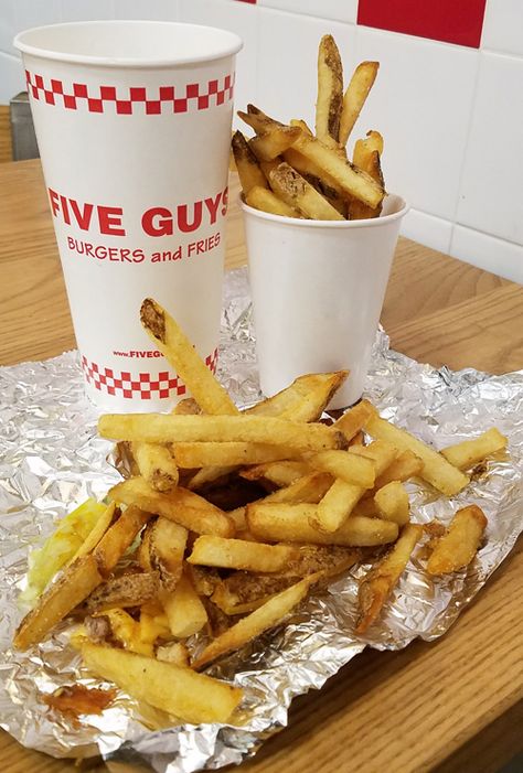 Richard Reviews Everything : Five Guys Fires Five Guys Aesthetic, Five Guys Fries, Dr Food, Guys Aesthetic, Five Guy Burgers, Food Aesthetics, Burger And Fries, Five Guys, Memes Status