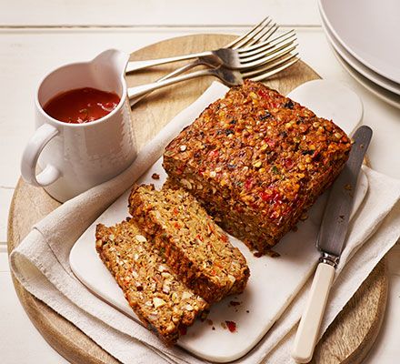 Nut Roast Recipe, Vegetarian Loaf, Vegan Nut Roast, Roasted Nuts Recipe, Nut Roast, Nut Loaf, Vegetarian Christmas, Bbc Good Food, Roast Recipe