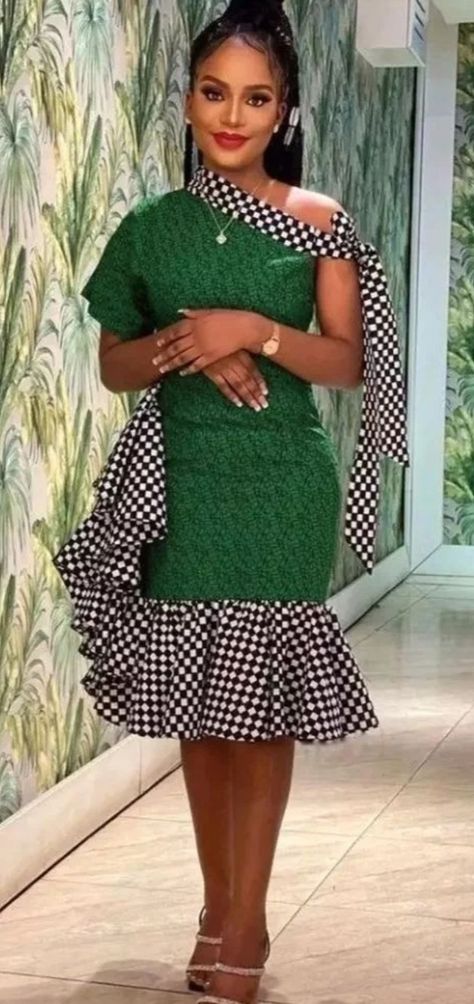 African Print Dress Ankara, Short African Dresses, Best African Dresses, African Fashion Skirts, Afrikaanse Mode, African Inspired Clothing, African Print Dress Designs, African Fashion Traditional, African Fashion Ankara