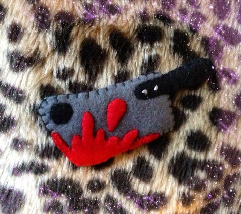 Felt Patches Diy, Creepy Stuffed Animals, Felt Plushie, Felt Ornaments Patterns, Felt Patch, Punk Patches, Plushie Patterns, Felt Halloween, Felt Craft