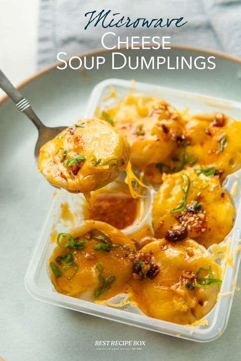 Cheesy Microwave Soup Dumplings Soup And Dumplings, Trader Joes Soup, Healthy Skillet Meals, Grilled Appetizers, Tik Tok Viral, Vegetable Appetizers, Soup Dumplings, Frozen Dumplings, Foil Packet Meals