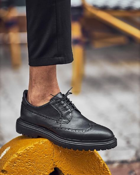 Embrace timeless elegance with the Black Brogue Derby shoes. These derbys redefine classic style with unapologetic flair and impeccable taste. They're a must-have for the modern gentleman. Priced at 265 USD with free shipping, Elevate your wardrobe now! #shoes #fashion #mensweardaily #brogueshoes #menwithclass #styleinspo Detailed Shoes, Black Brogues, San Gregorio, Loafer Sneakers, High Quality Dress, Formal Suits, Eva Sole, Shoes With Jeans, Derby Shoes