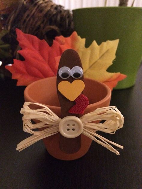 Mini turkey pots Thanksgiving Craft Ideas, Halloween Decor Diy, Turkey Pot, Thanksgiving Craft, Diy Halloween Decor, Flower Pot Crafts, Thanksgiving Crafts For Kids, Thanksgiving Diy, Clay Pot Crafts